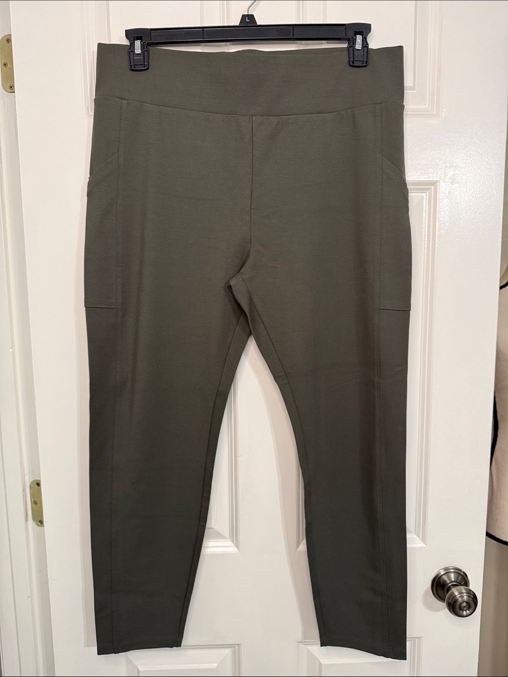 Lou & Grey Olive Green Ponte Slim Leggings with Pockets